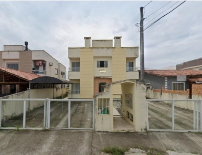 Apartamento de dois dormitórios com garagem no bairro Pachecos em Palhoça.