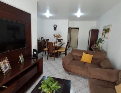 Apartamento de 4 dormitórios (suíte), sacada e garagem no Bom abrigo.