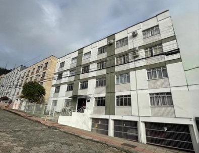 Apartamento térreo de 3 dormitórios (suíte), no bairro Trindade.
