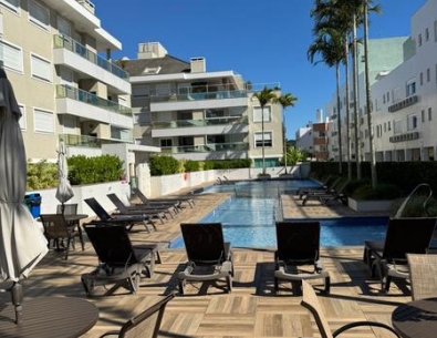 Apartamento de 2 dormitórios (suíte), garagem no bairro Ingleses.