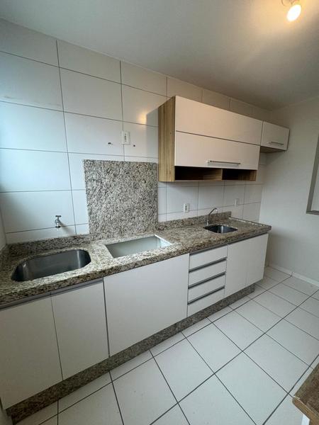 Apartamento de 3 dormitórios( sendo 1 suíte) sacada e  garagem.