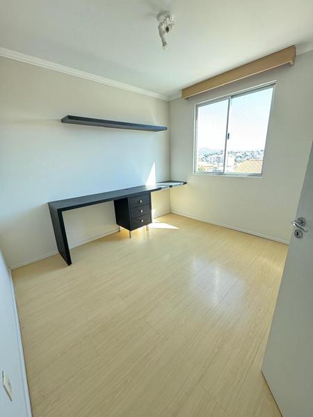 Apartamento com 2 domitórios e garagem no Abraão.