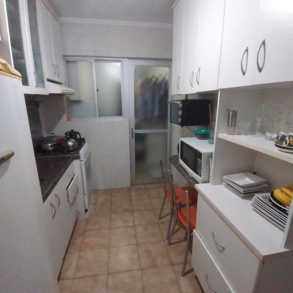 Apartamento de 3 dormitórios ( suíte) e garagem em Capoeiras.