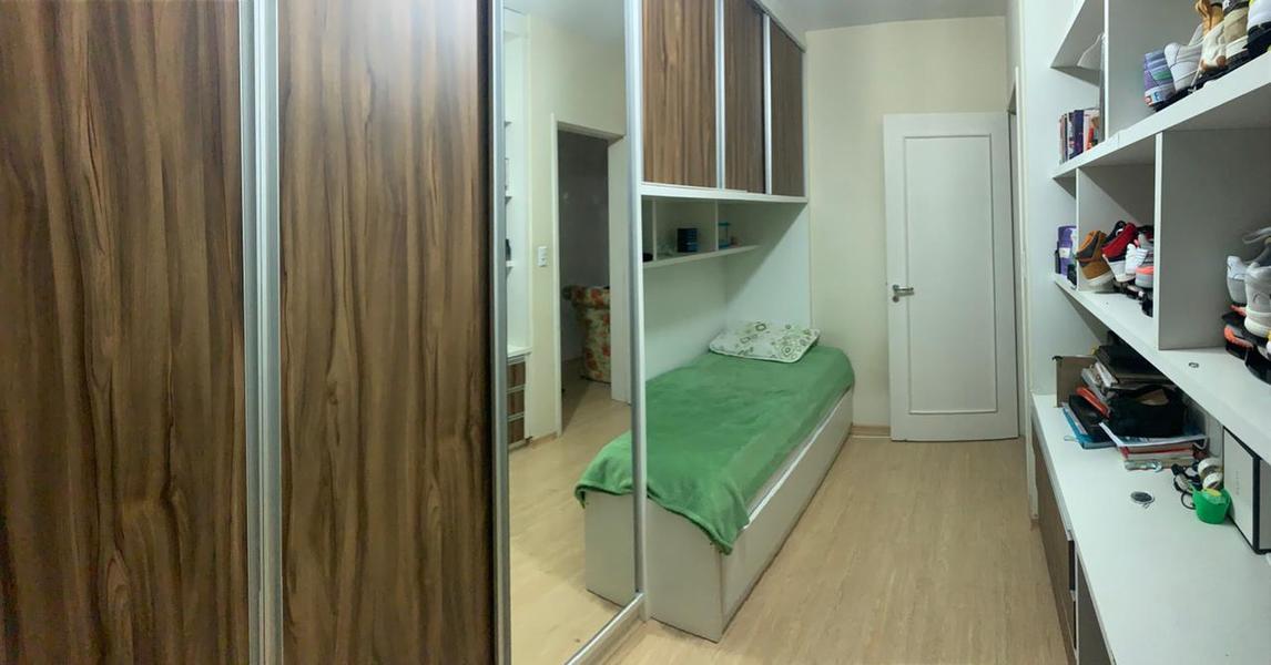 Apartamento de 3 dormitórios ( suíte) e garagem em Capoeiras.