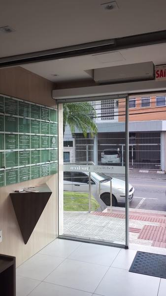 Sala comercial no bairro Kobrasol em São José