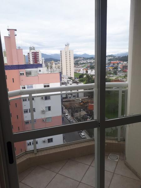 Apartamento de 3 dormitórios (suíte), 2 sacadas e garagem no Kobrasol.