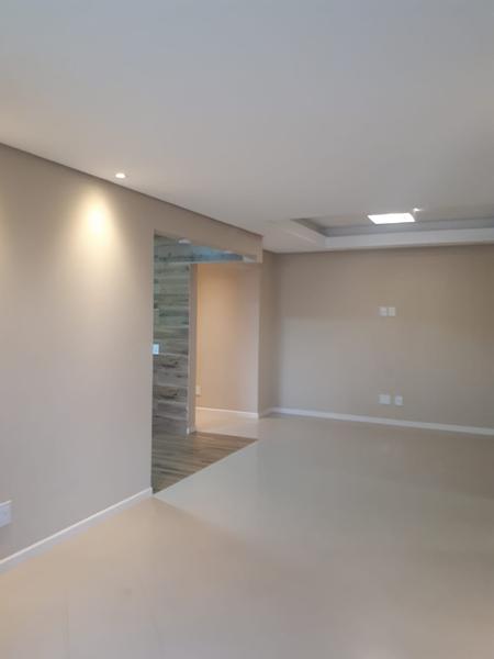 Apartamento de 3 dormitórios (suíte), 2 sacadas e garagem no Kobrasol.