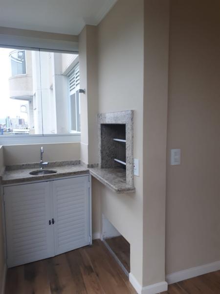 Apartamento de 3 dormitórios (suíte), 2 sacadas e garagem no Kobrasol.