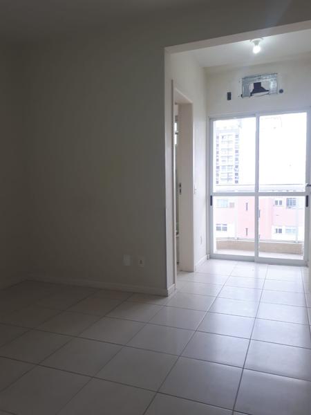 Apartamento de 3 dormitórios (suíte), 2 sacadas e garagem no Kobrasol.