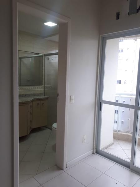 Apartamento de 3 dormitórios (suíte), 2 sacadas e garagem no Kobrasol.