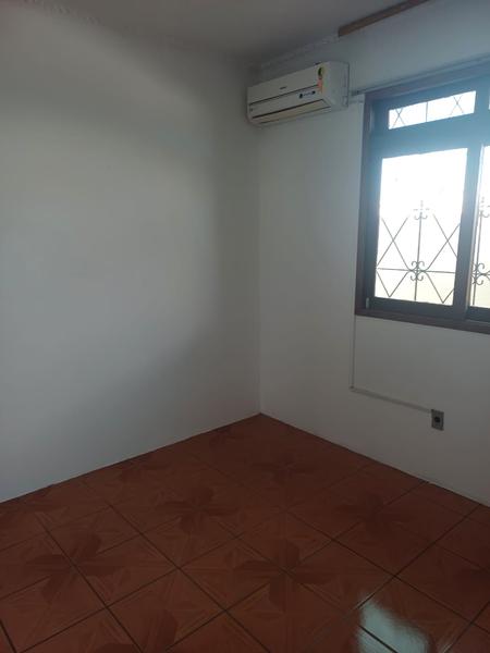 Casa com 3 dormitórios ( suíte), edícula e garagem no Abraão.