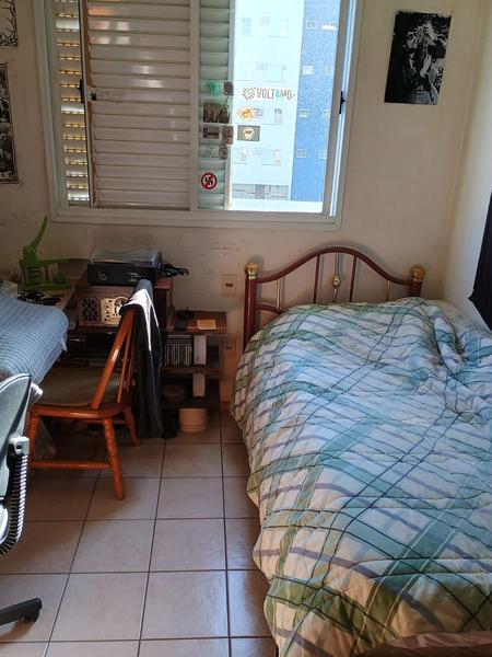 Apartamento de 3 dormitórios (suíte), dependência completa e 2 garagens em capoeiras.