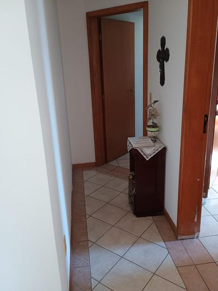 Apartamento de 3 dormitórios (suíte), dependência completa e 2 garagens em capoeiras.