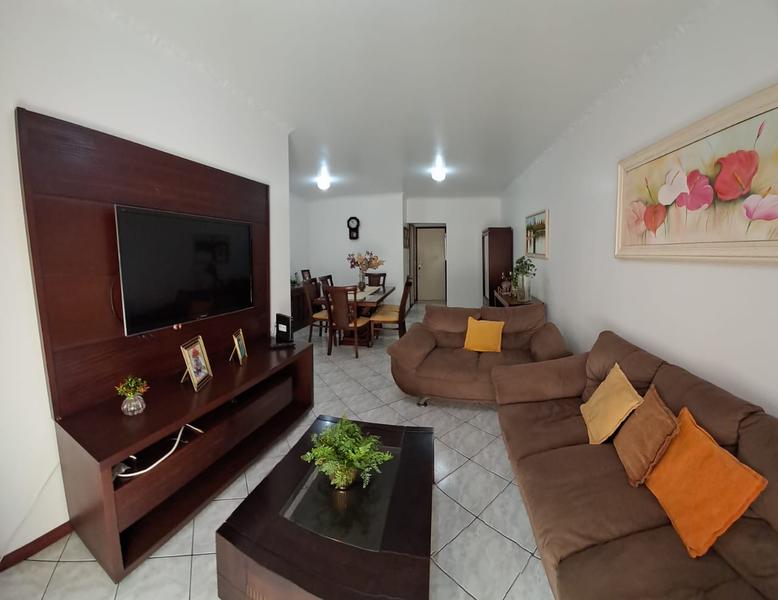 Apartamento de 4 dormitórios (suíte), sacada e garagem no Bom abrigo.