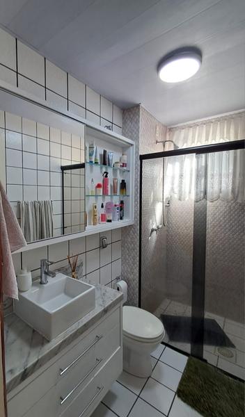 Apartamento de 4 dormitórios (suíte), sacada e garagem no Bom abrigo.