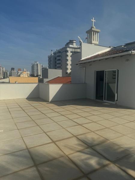 Prédio Comercial e Residencial no Balneário Estreito