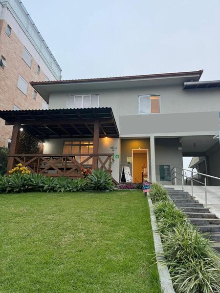 Excelente casa para uso comerical com terreno de 576m2 no Estreito