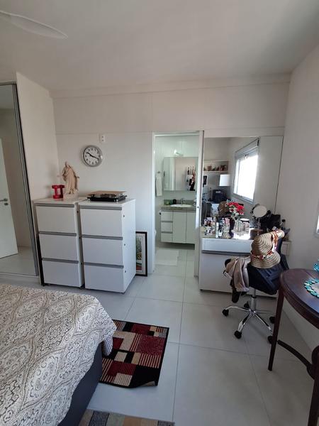 Apartamento com 3 suítes, lavabo e 2 garagens no Jardim Atlântico.