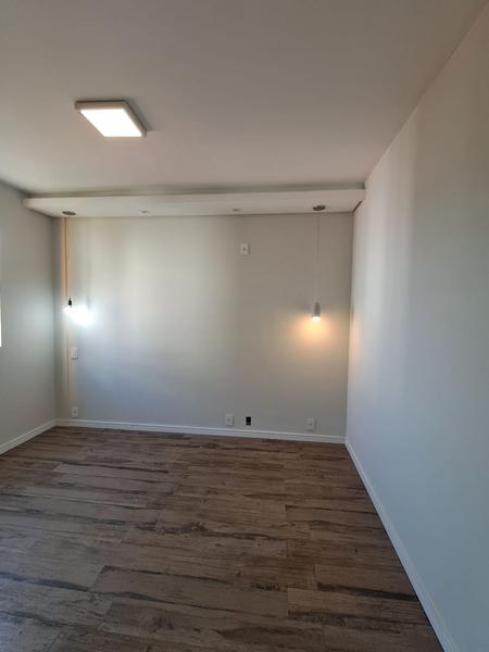 Apartamento de 3 dormitórios (suíte), sacada e garagem no Bom Abrigo.