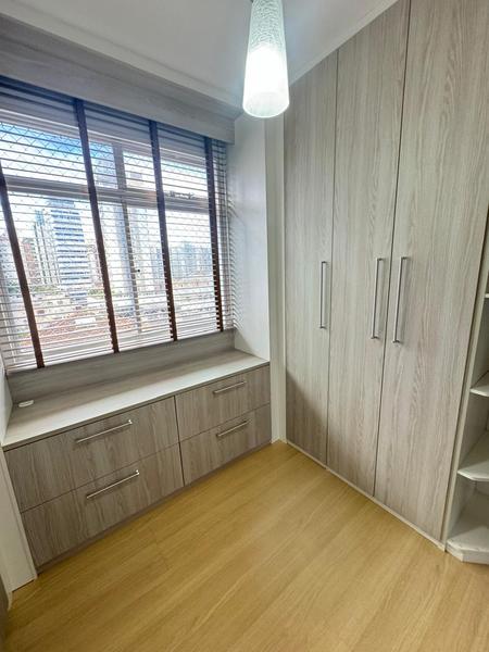 Apartamento de 3 dormitórios (suíte), 2 salas e garagem no Centro de Florianópolis.