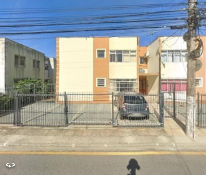 Apartamento de 2 dormitórios com garagem descoberta no Kobrasol