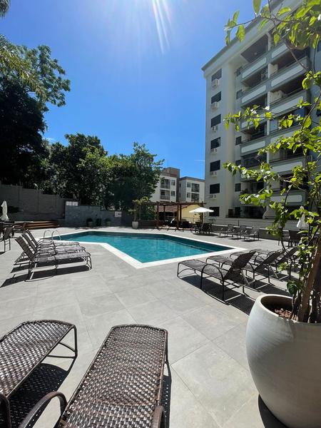 Apartamento  amplo com 3 quartos (suíte), Garagem e lazer completo em Coqueiros