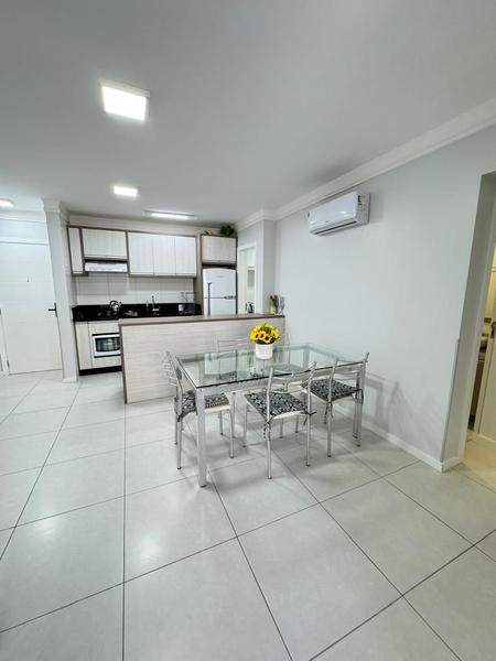 Apartamento de 2 dormitórios (suíte), garagem no bairro Ingleses.