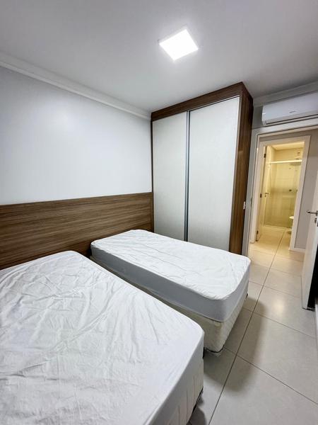 Apartamento de 2 dormitórios (suíte), garagem no bairro Ingleses.