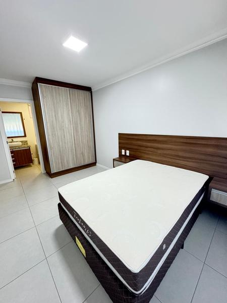 Apartamento de 2 dormitórios (suíte), garagem no bairro Ingleses.