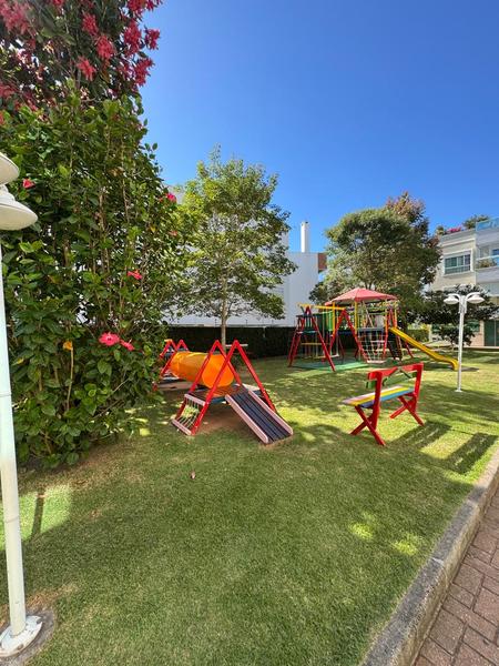 Apartamento de 2 dormitórios (suíte), garagem no bairro Ingleses.