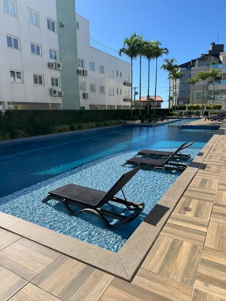 Apartamento de 2 dormitórios (suíte), garagem no bairro Ingleses.