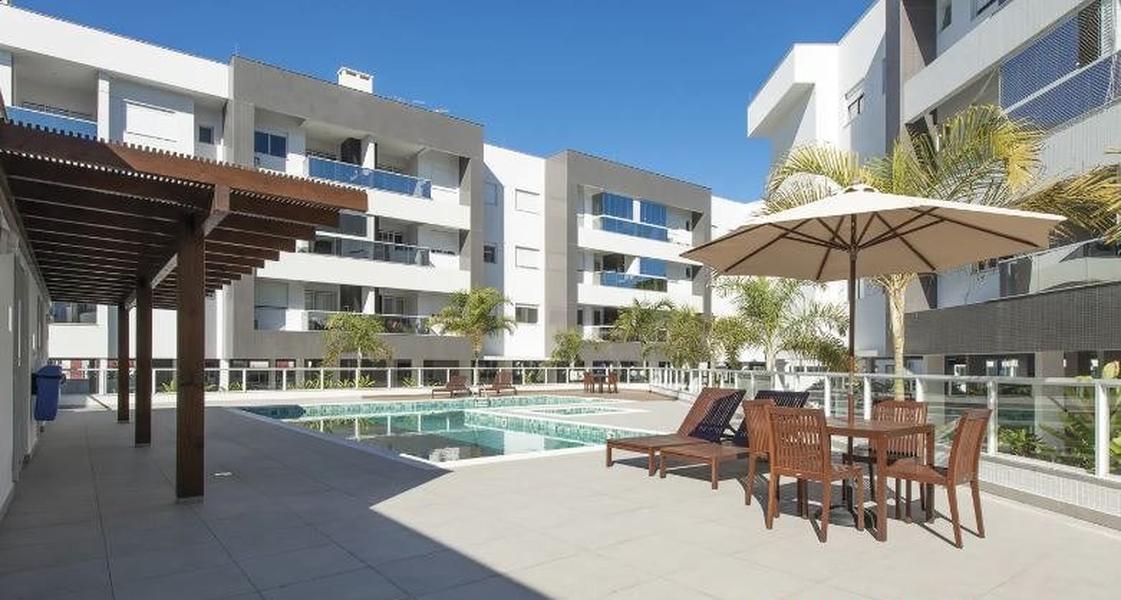 Apartamento no bairro Ingleses com 2 dormitórios (suíte) e 2 garagens.