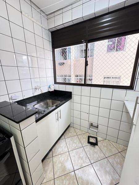 Apartamento de 2 dormitórios (suíte) e garagem no bairro Itaguaçu.