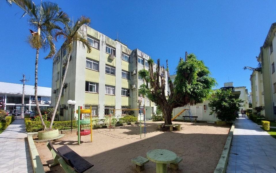 Apartamento de 2 dormitórios com estacionamento rotativo no Estreito.