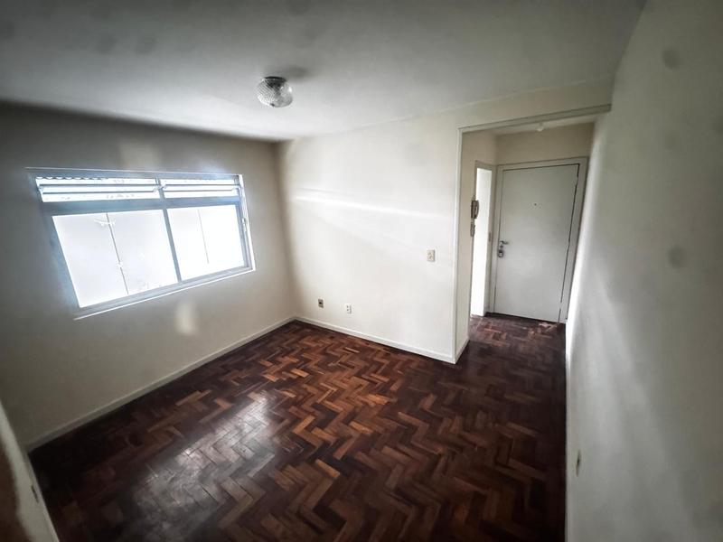 Apartamento de 2 dormitórios com estacionamento rotativo no Estreito.