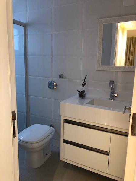 Apartamento com 3 dormitórios (suíte) e garagem no Itaguaçu.