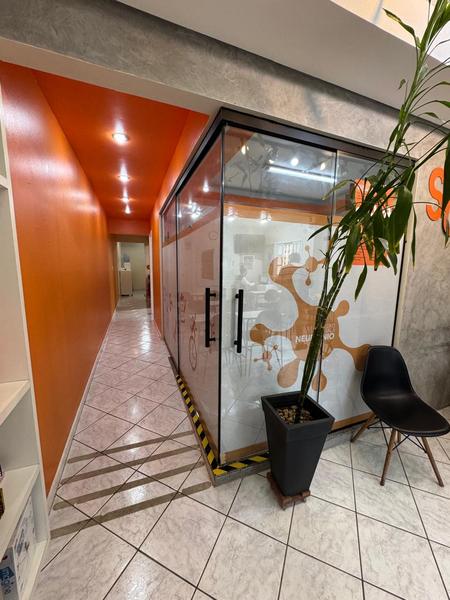 Casa para uso comercial no alto  da Felipe Schmidt, Centro