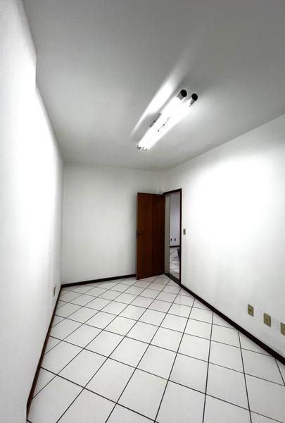 Apartamento com 2 Dormitórios e Elevador na Melhor Localização do Abraão.