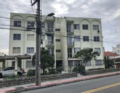 Apartamento  2  dormitórios, mobiliado, sem garagem, no Estreito.