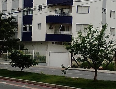 Apartamento de 3 dormitórios (suíte), dependência completa e 2 garagens em capoeiras.