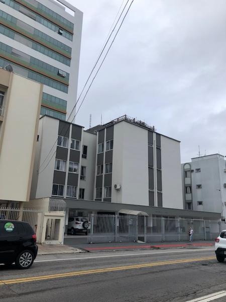 Apartamento de 1 dormitório com garagem no Kobrasol.