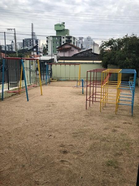 Apartamento  2  dormitórios, mobiliado, sem garagem, no Estreito.