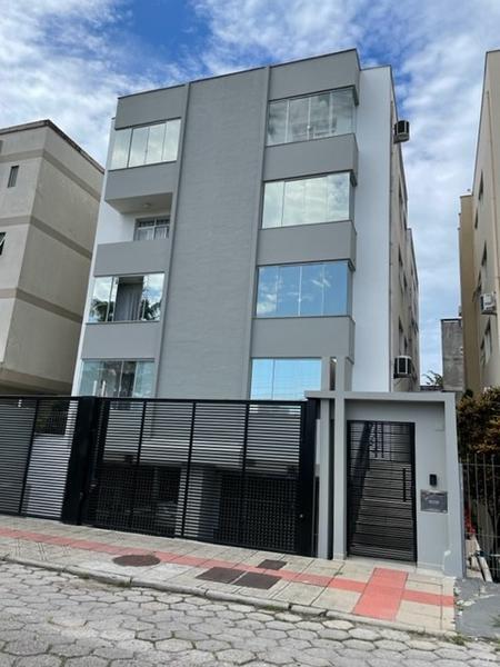 Apartamento com 1 dormitório e garagem no bairro Itaguaçu.