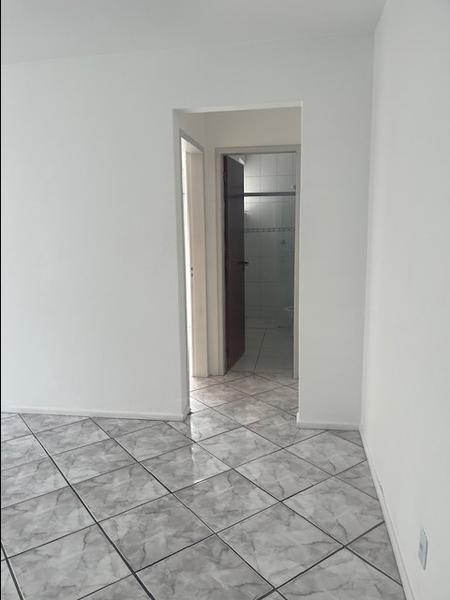 Apartamento com 1 dormitório e garagem no bairro Itaguaçu.