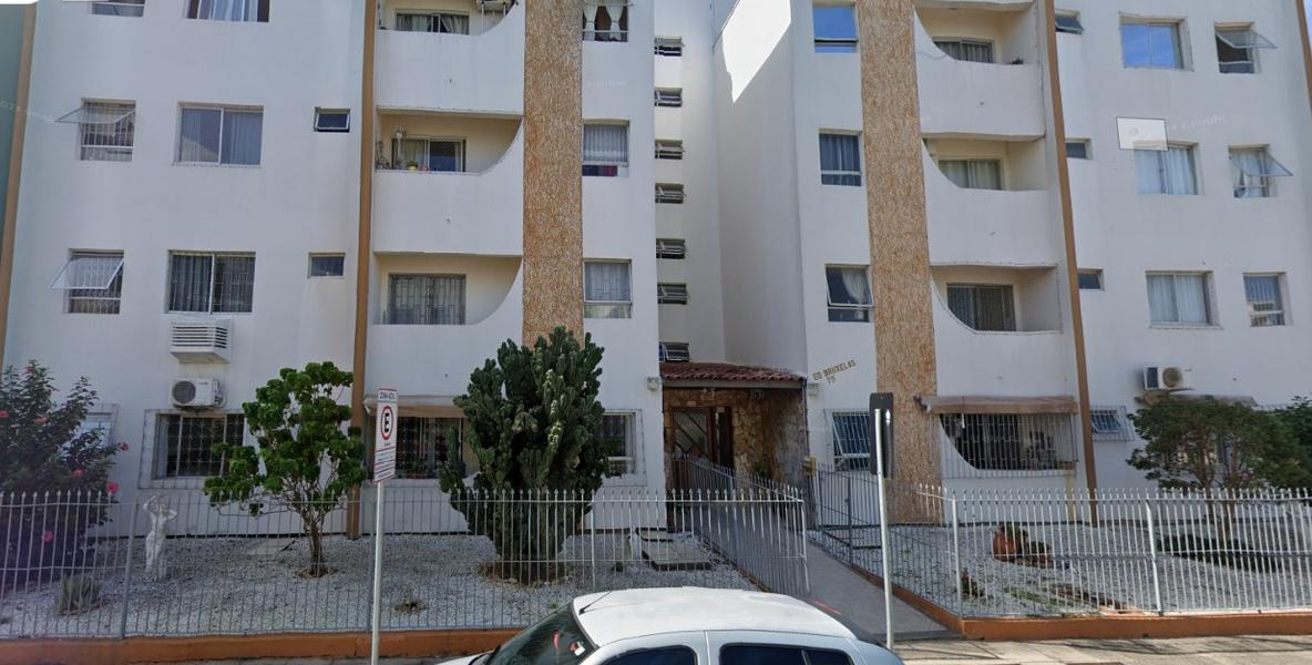 Apartamento de 1 dormitório com sacada no Kobrasol.