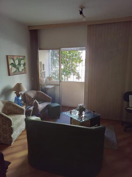 Apartamento de 1 dormitório com sacada no Kobrasol.