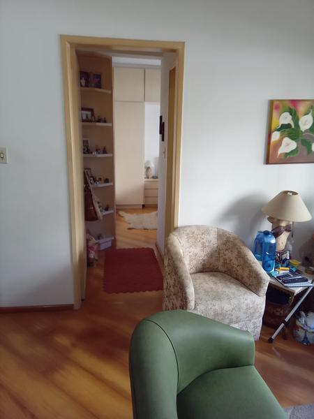 Apartamento de 1 dormitório com sacada no Kobrasol.