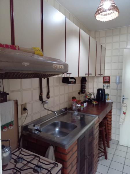 Apartamento de 1 dormitório com sacada no Kobrasol.