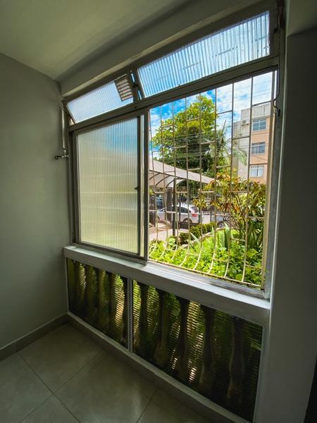 Apartamento de 3 dormitórios (suíte), reformado, sem garagem no Kobrasol.