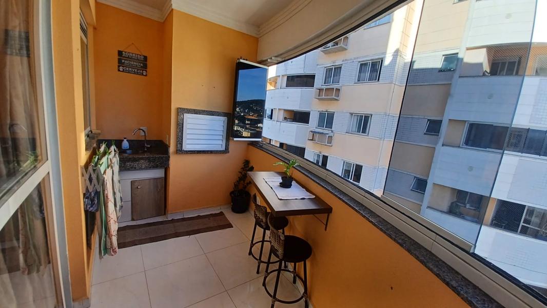 Apartamento com 2 dormitórios ( suíte), Sacada/churrasqueira e garagem no bairro Ipiranga.